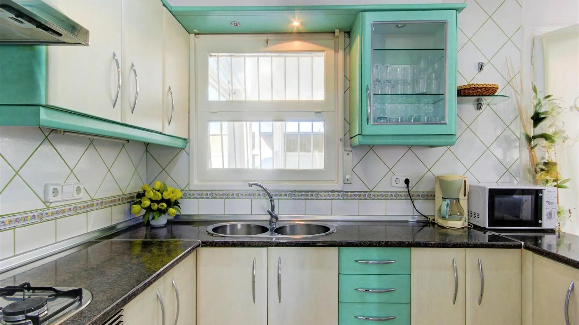 Tranquil Holiday Home With Pool Empuriabrava
