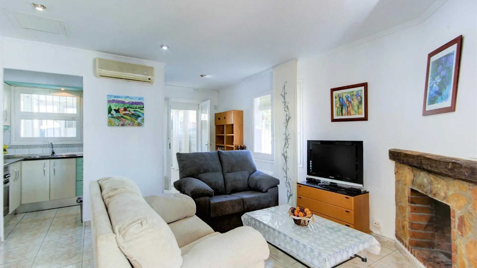 Tranquil Holiday Home With Pool Empuriabrava