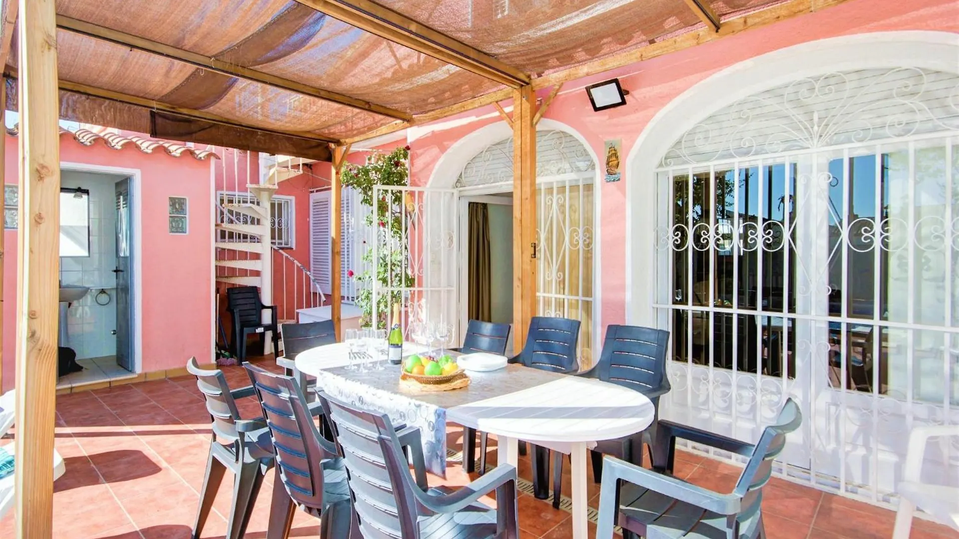 Tranquil Holiday Home With Pool Empuriabrava